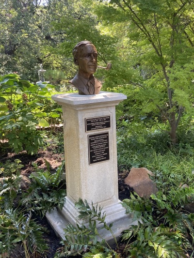 bronze bust installed aug2024 w